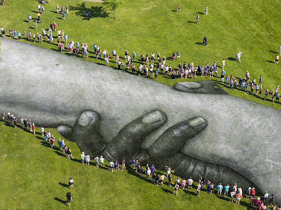 Beyond Walls: Be Part of a Massive Artwork!